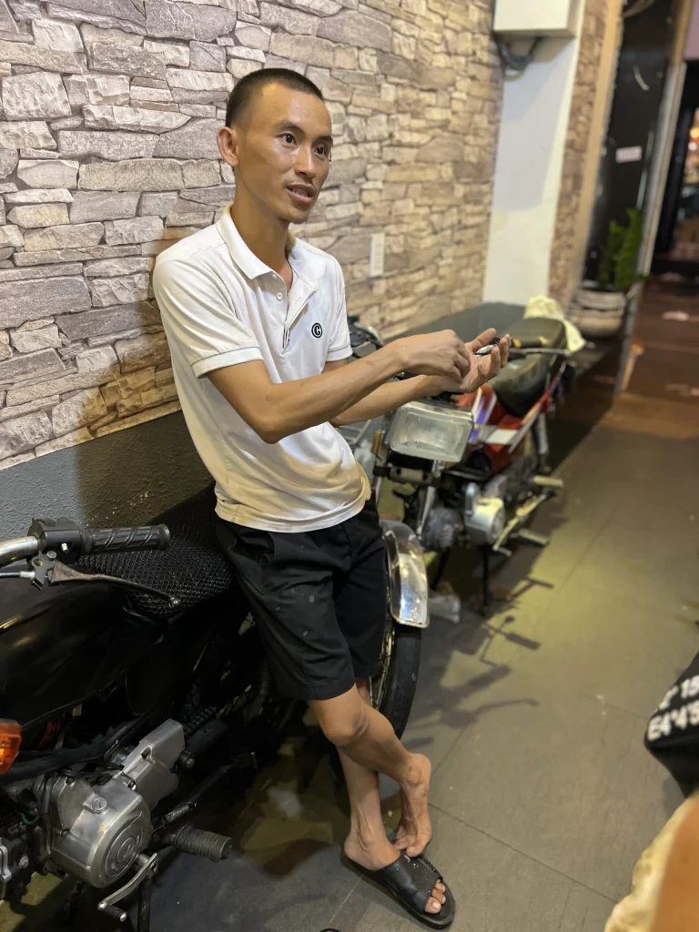 Vendeur moto Vietnam - Happy Saigon Bikers